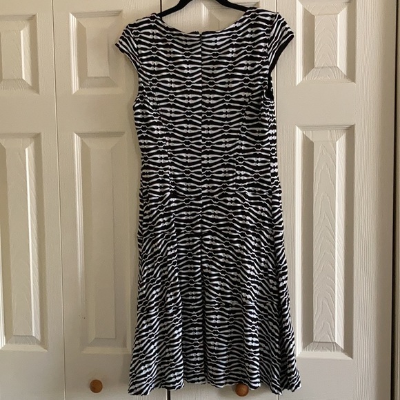 Anne Klein dress - Picture 2 of 4